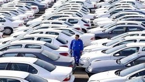 درآمد 6 خودروساز از عرضه در بورس کالا